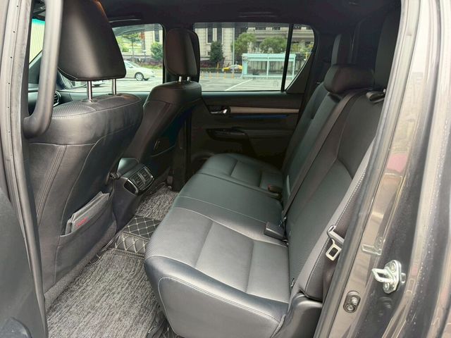 TOYOTA豐田 HILUX  第4張相片