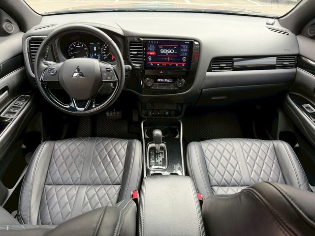 MITSUBISHI三菱 OUTLANDER  第5張相片