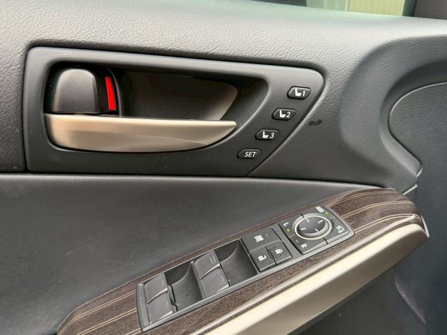 LEXUS凌志 IS 300  第7張相片