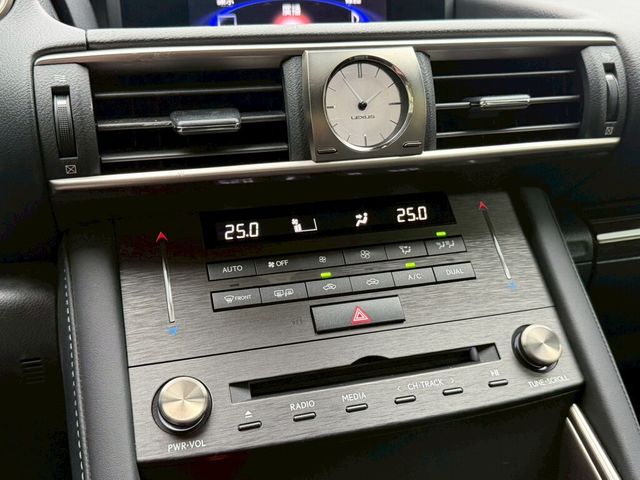 LEXUS凌志 IS 300  第11張相片