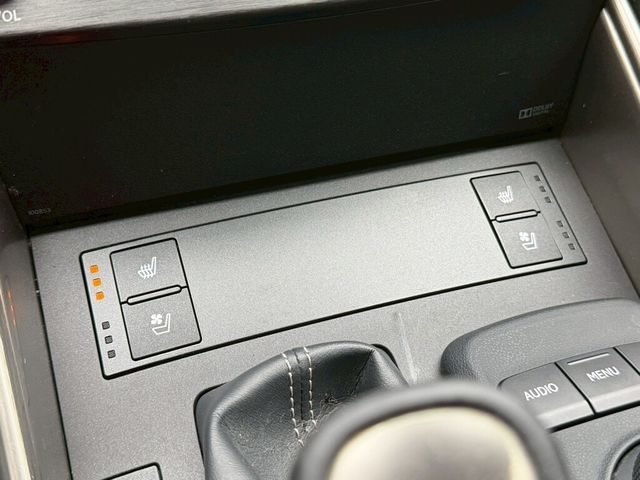 LEXUS凌志 IS 300  第12張相片