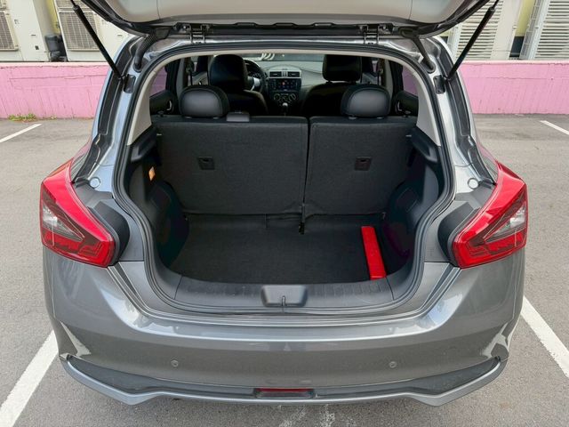 NISSAN日產 TIIDA  第8張相片