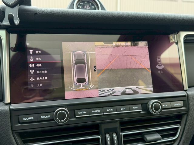 PORSCHE保時捷 MACAN  第14張相片