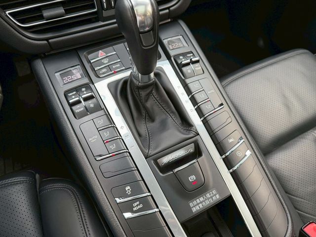 PORSCHE保時捷 MACAN  第17張相片