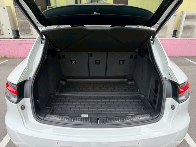 PORSCHE保時捷 MACAN  第18張相片