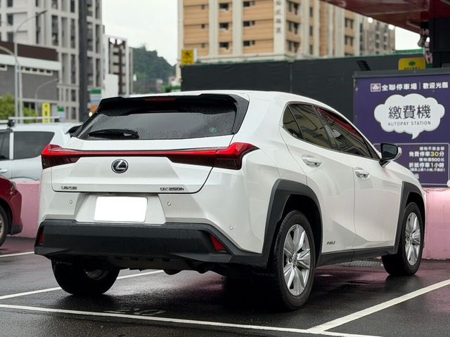 LEXUS凌志 UX250H  第2張相片