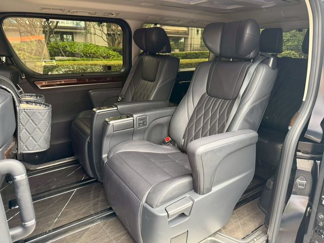 TOYOTA豐田 GRANVIA  第4張相片