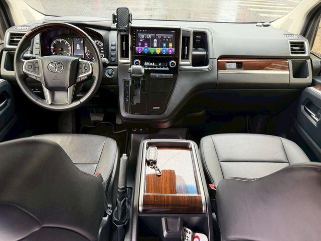 TOYOTA豐田 GRANVIA  第9張相片