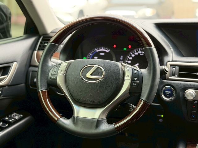 LEXUS凌志 GS300H  第6張相片
