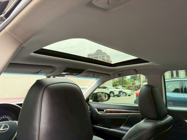 LEXUS凌志 GS300H  第7張相片
