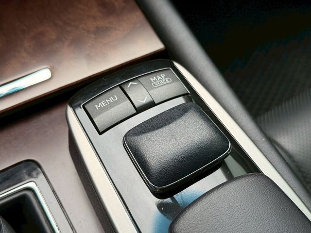 LEXUS凌志 GS300H  第13張相片