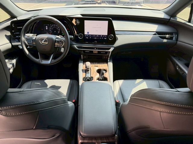 LEXUS凌志 RX350H  第5張相片