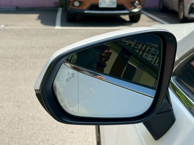 LEXUS凌志 RX350H  第8張相片