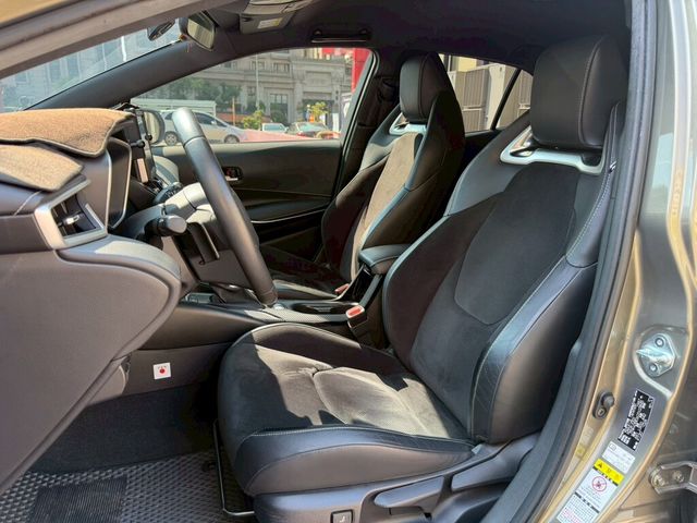 TOYOTA豐田 AURIS  第3張相片
