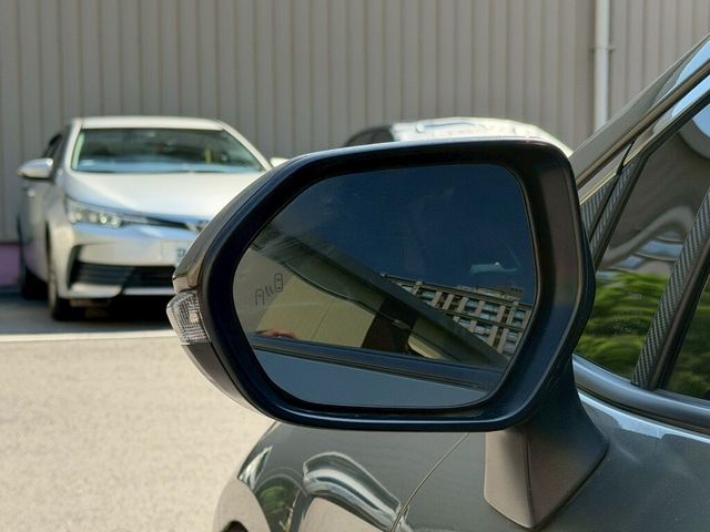 TOYOTA豐田 AURIS  第6張相片