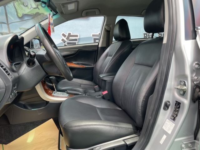 TOYOTA豐田 ALTIS  第3張相片