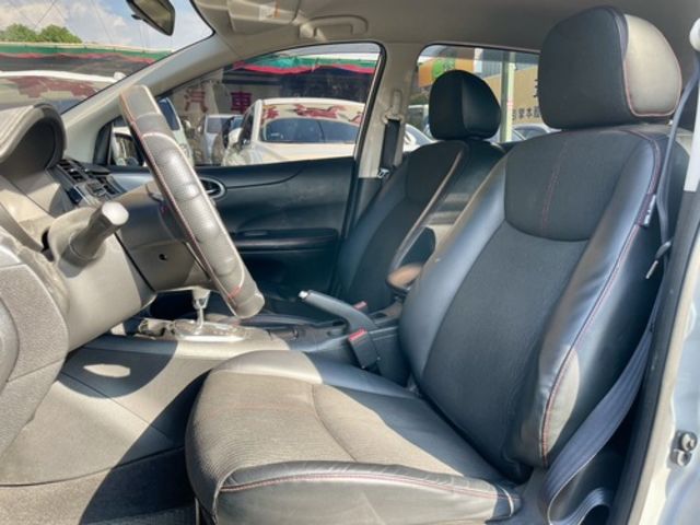 NISSAN日產 TIIDA  第3張相片