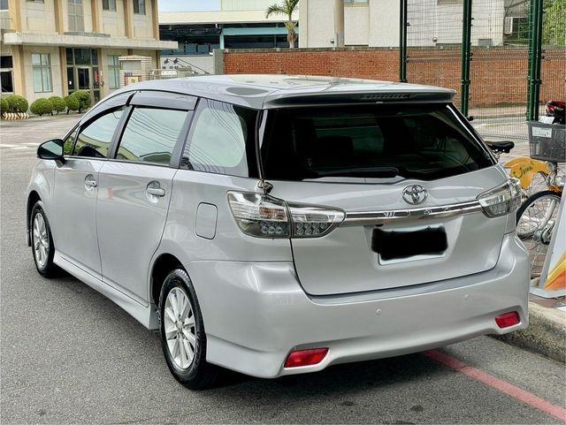 TOYOTA豐田 WISH  第2張相片