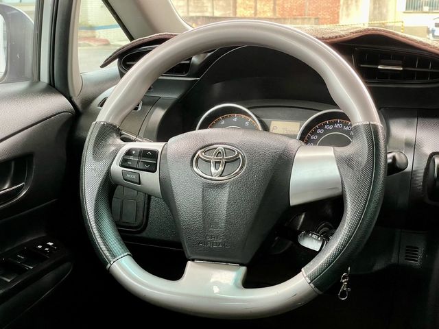 TOYOTA豐田 WISH  第8張相片