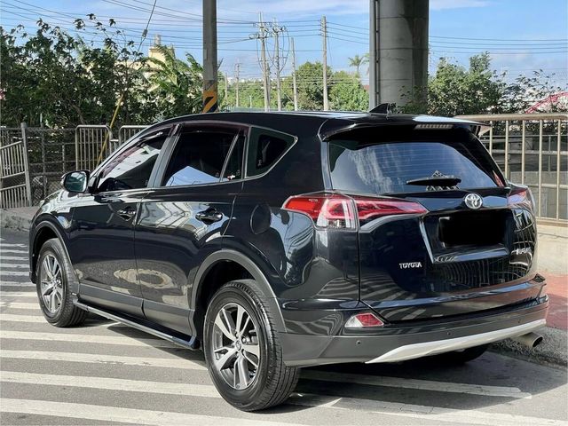 TOYOTA豐田 RAV4  第3張相片