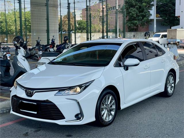 TOYOTA豐田 ALTIS  第1張相片
