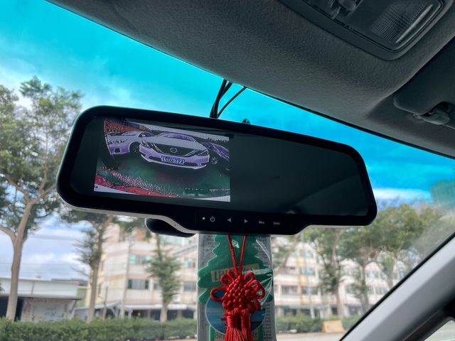MITSUBISHI三菱 COLT PLUS  第10張相片