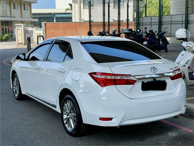 TOYOTA豐田 ALTIS  第3張相片