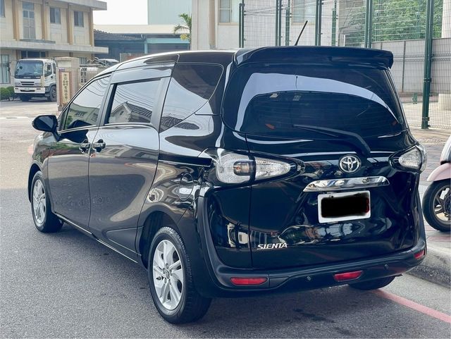 TOYOTA豐田 SIENTA  第2張相片