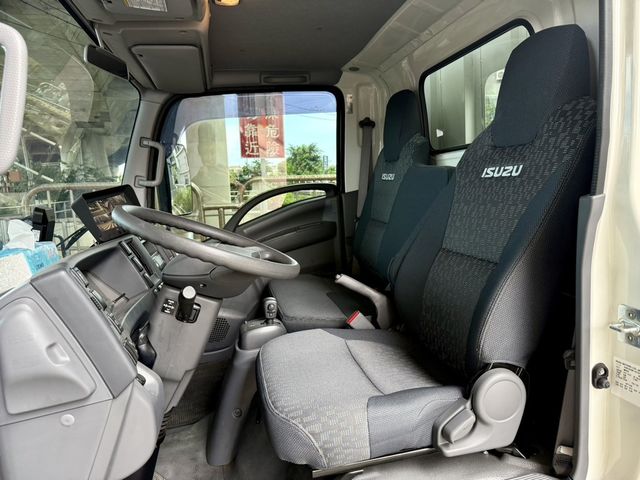 ISUZU五十鈴 ELF  第3張相片