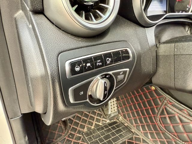 M-BENZ賓士 C450  第6張相片