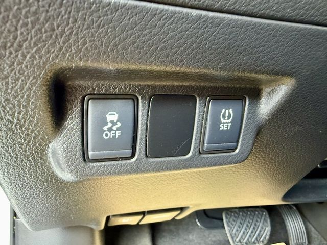 NISSAN日產 TIIDA  第10張相片