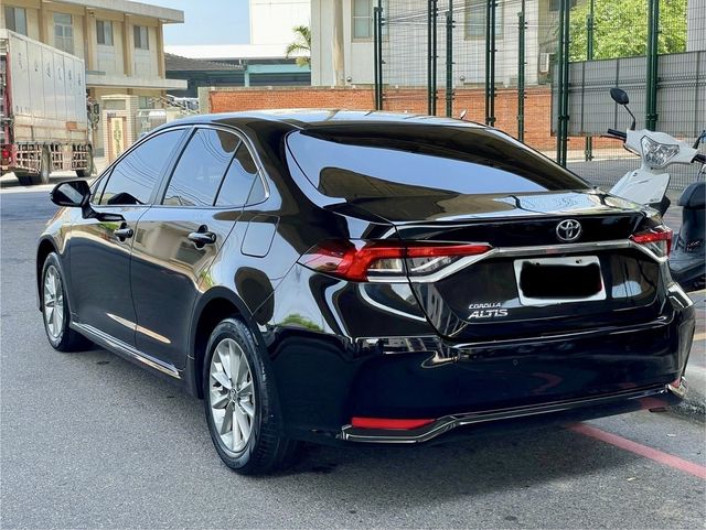 TOYOTA豐田 ALTIS  第2張相片