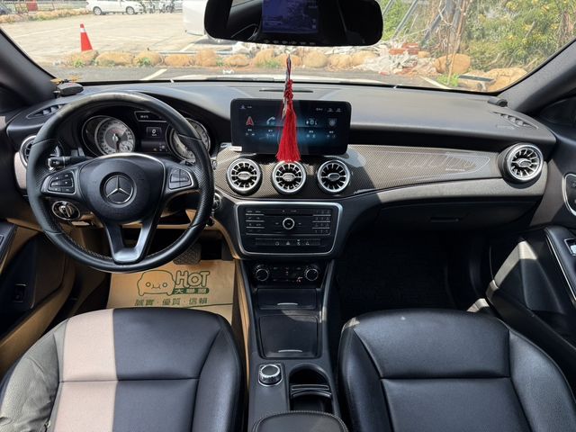 M-BENZ賓士 CLA200  第3張相片