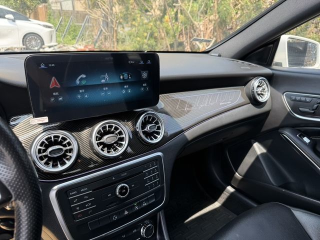 M-BENZ賓士 CLA200  第10張相片