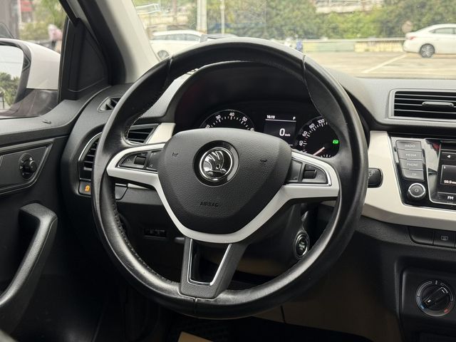 SKODA司科達 FABIA  第8張相片