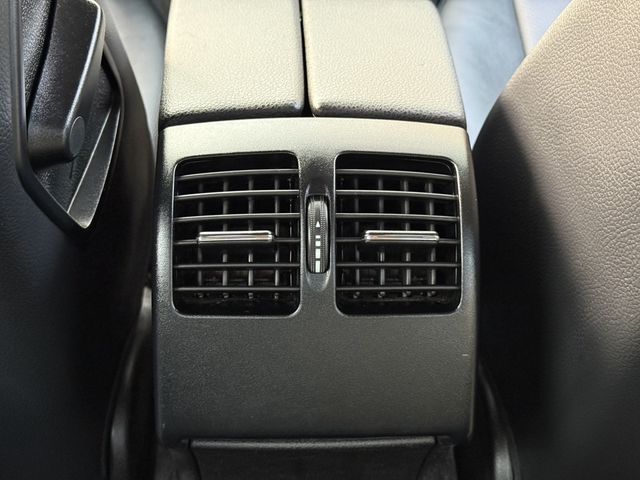 M-BENZ賓士 C180  第7張相片