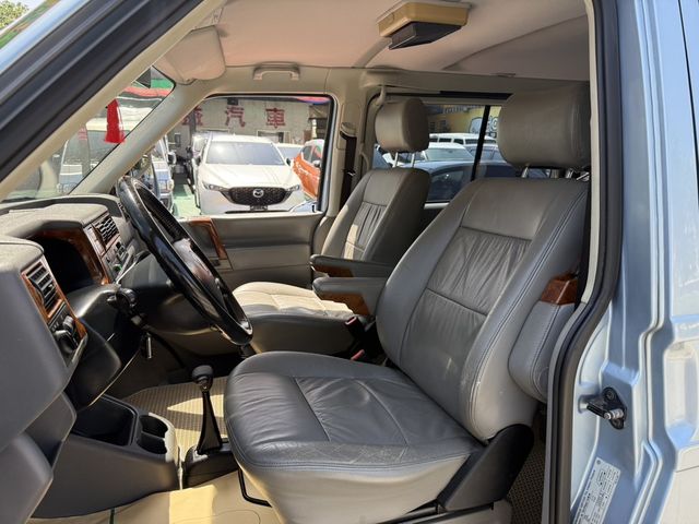 VOLKSWAGEN福斯 T4 CARAVELLE VR6  第5張相片