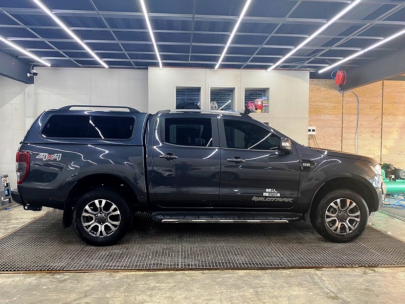2018式 Ranger 3.2 Wildtrak附原廠美式車斗高頂 價值十萬！監理為雙廂式 廂式 兼供曳引  第1張相片