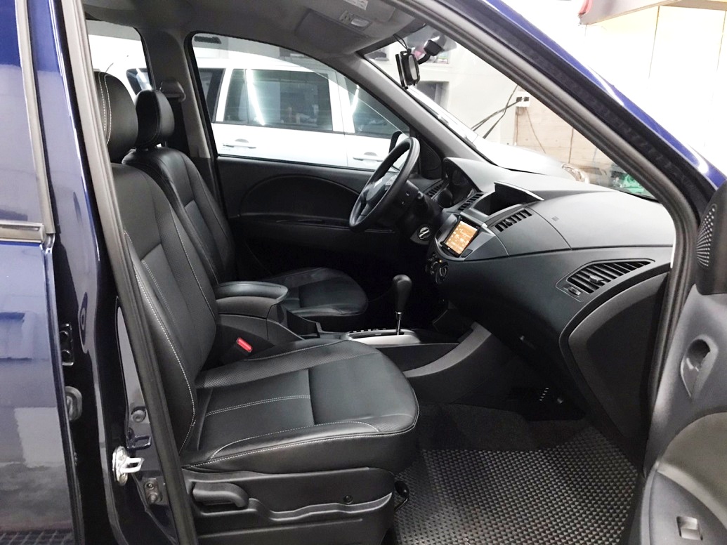2018 CMC zinger 2.4L 原廠認證/客貨兩用/定速/後座出風口/售後五年保固/事業休閒 一車滿足！  第7張相片