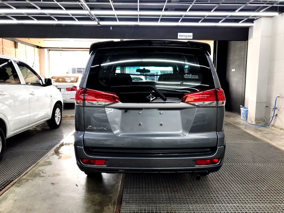 2018 Mitsubishi CMC zinger 質感蒼岩灰 2.4l 自排 可視訊賞車/客貨兩用/定速/後座出風口/售後五年保固/事業休閒 一車滿足！  第8張相片