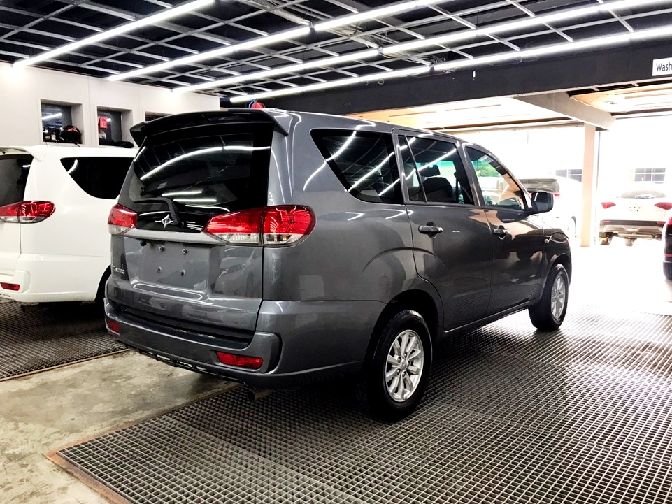 2018 Mitsubishi CMC zinger 質感蒼岩灰 2.4l 自排 可視訊賞車/客貨兩用/定速/後座出風口/售後五年保固/事業休閒 一車滿足！  第9張相片