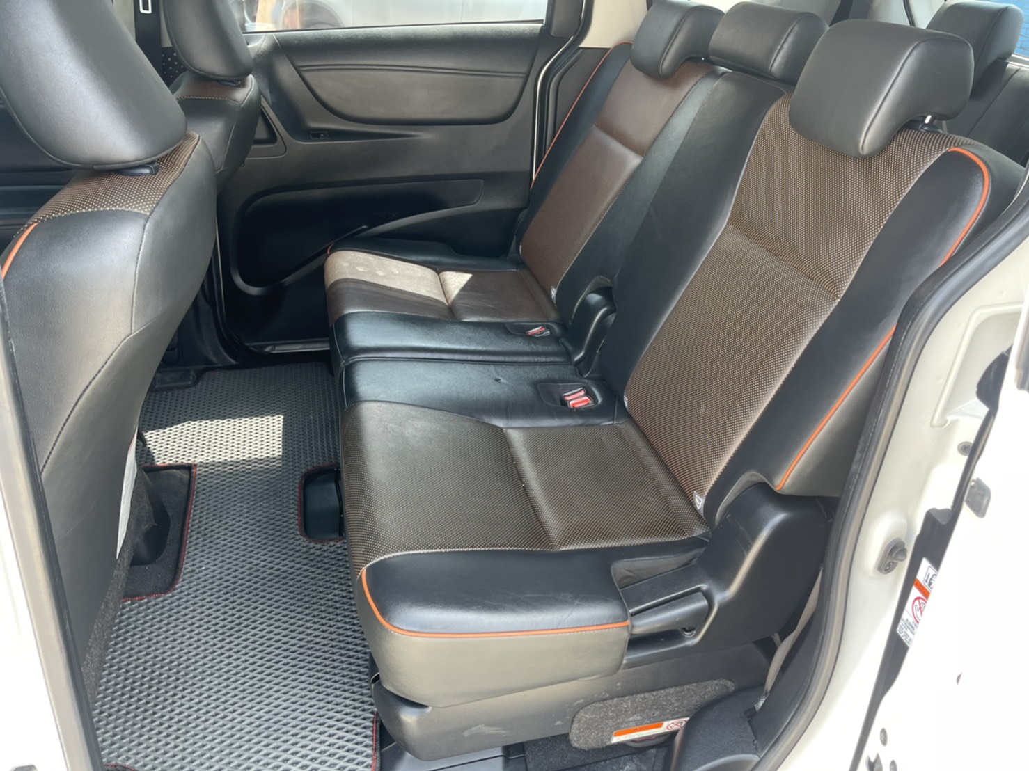 2017年 TOYOTA Sienta  7人座豪華版 是1.8的不是1.5  第3張相片