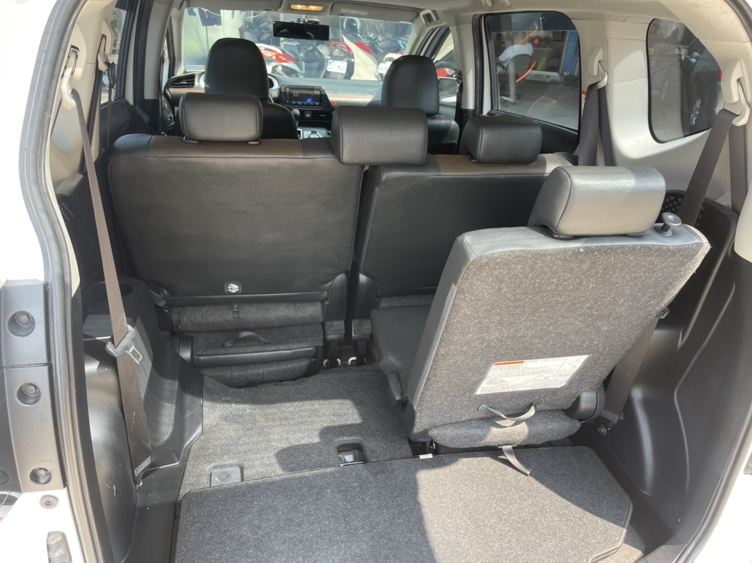 2017年 TOYOTA Sienta  7人座豪華版 是1.8的不是1.5  第4張相片