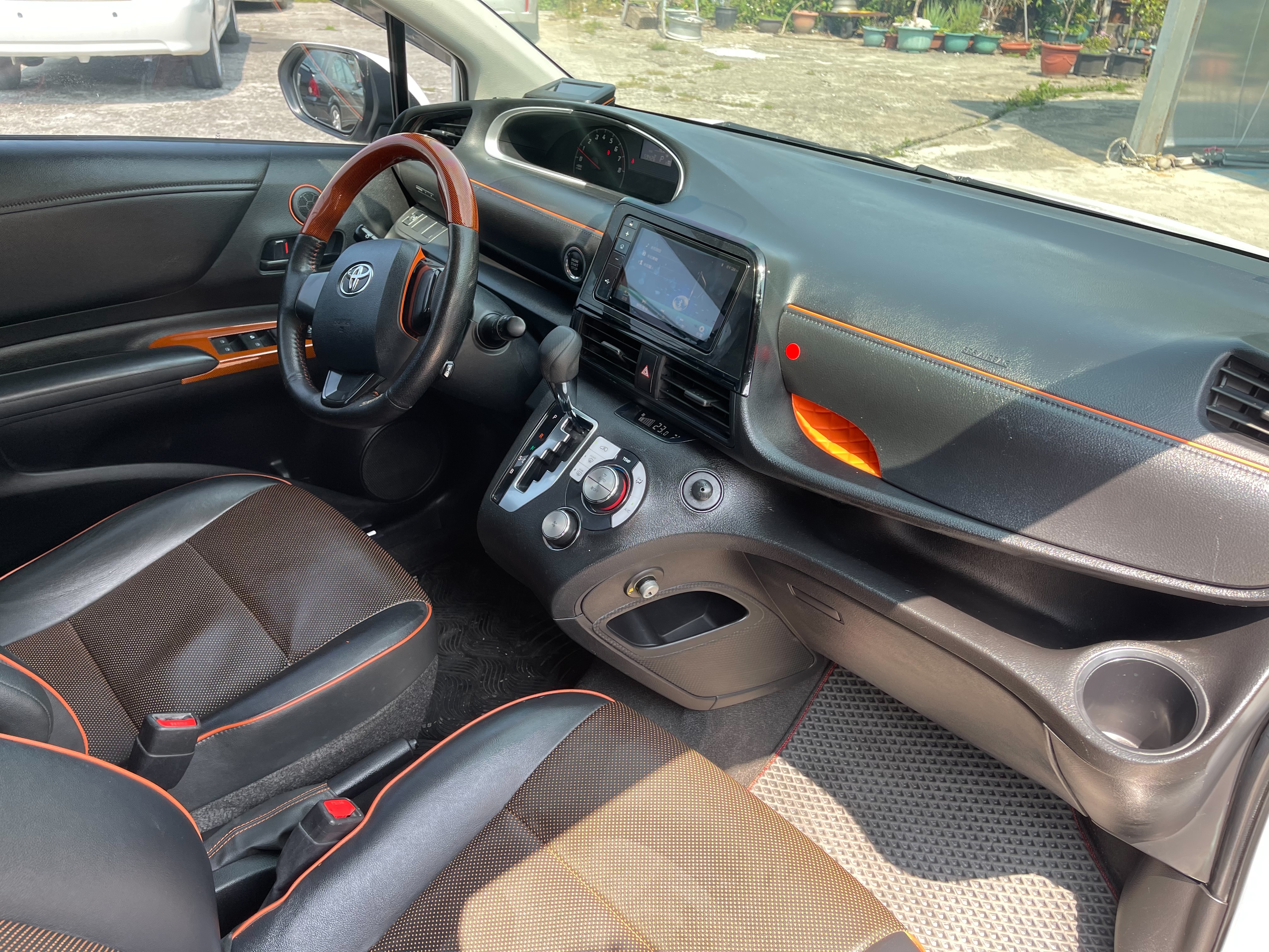 2017年 TOYOTA Sienta  7人座豪華版 是1.8的不是1.5  第5張相片