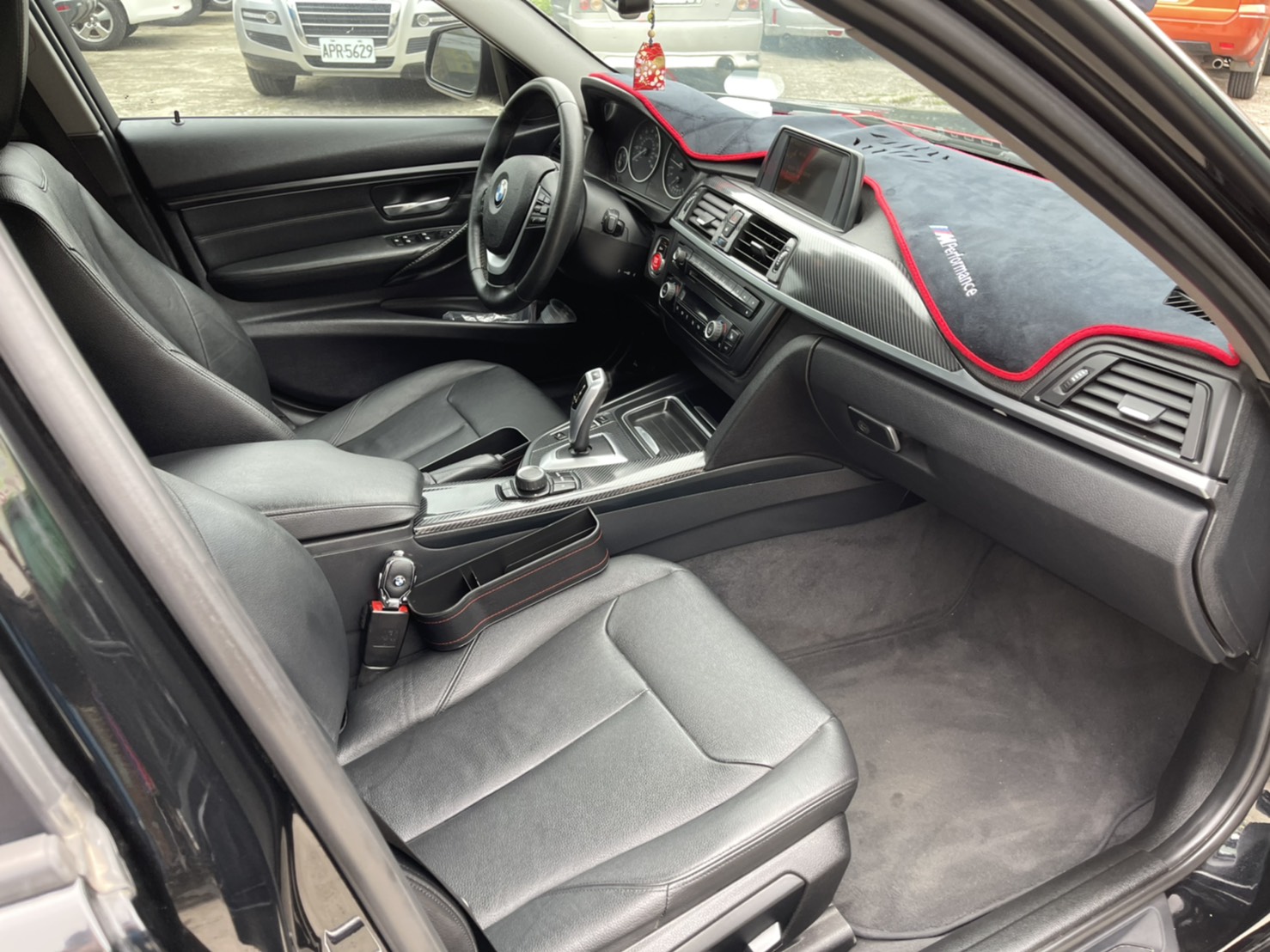 BMW 328i (F30) 2014年  第2張相片