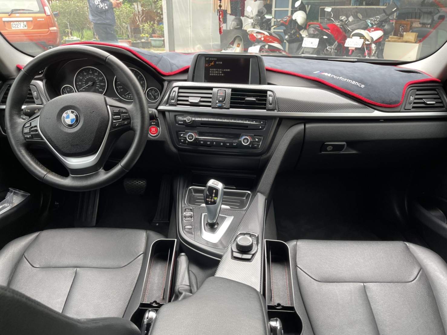 BMW 328i (F30) 2014年  第3張相片