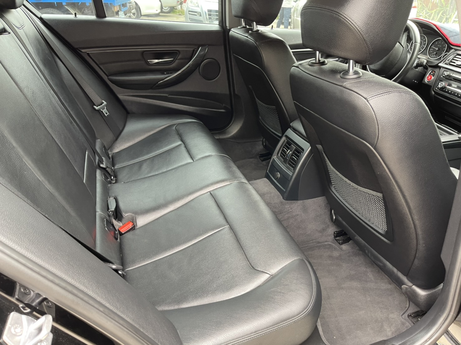 BMW 328i (F30) 2014年  第8張相片