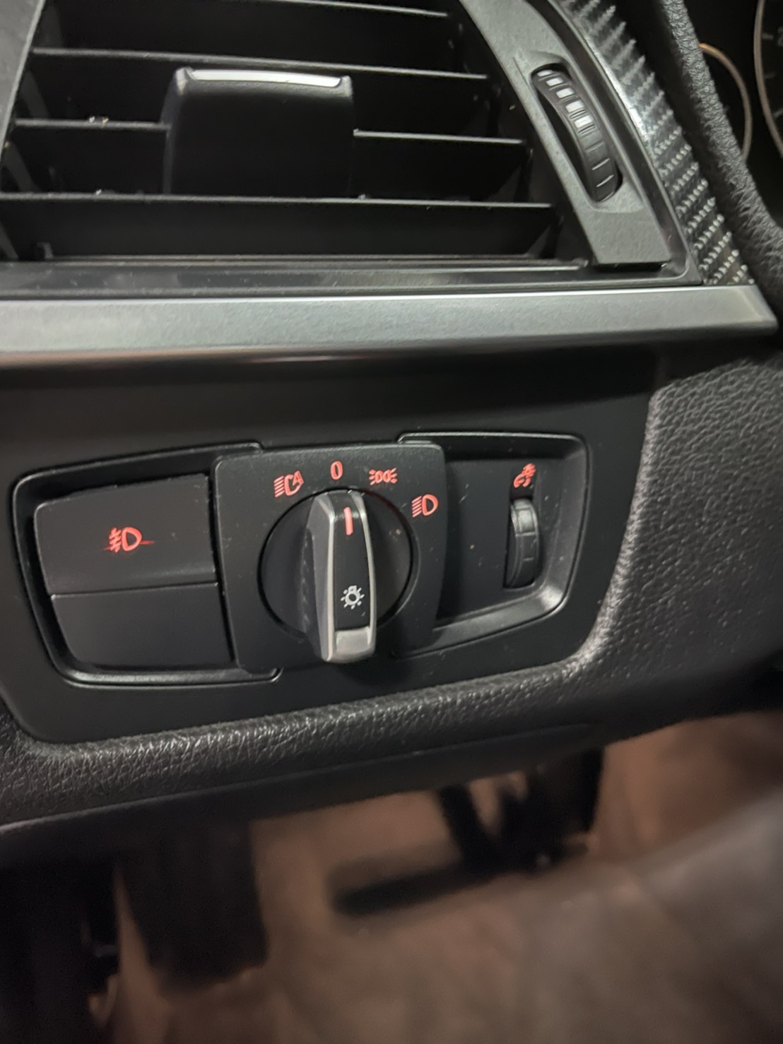 BMW 328i (F30) 2014年  第12張相片