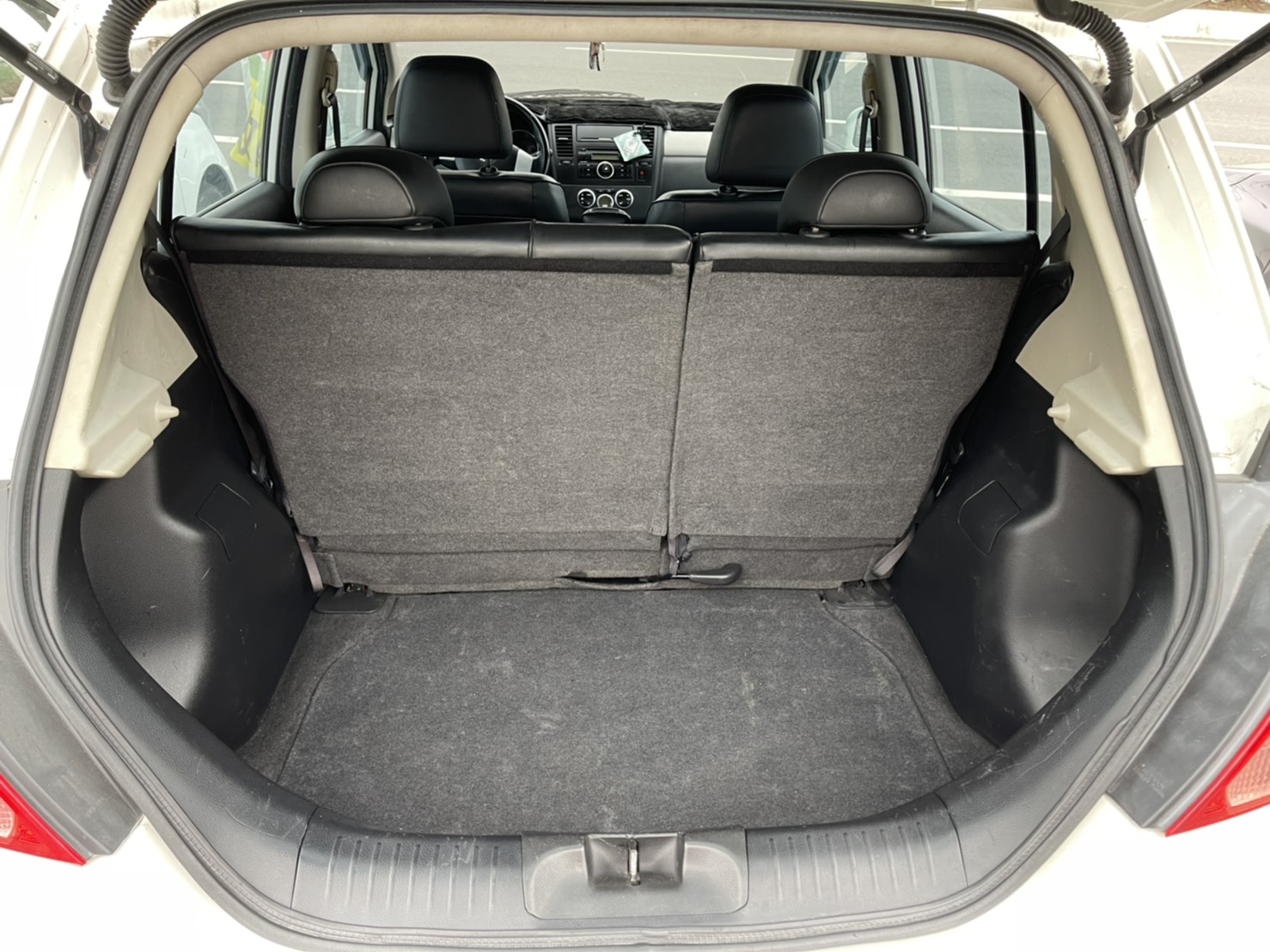 Nissan Tiida 1.8 S 2007  第8張相片