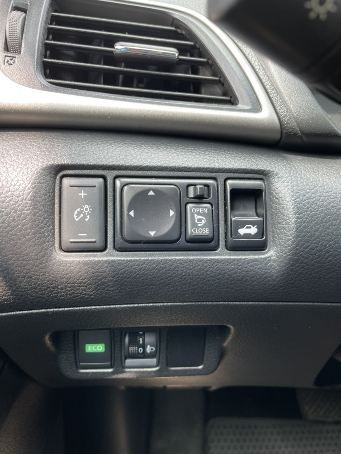 Nissan Super Sentra 1.8 豪華版 2016年  第5張相片